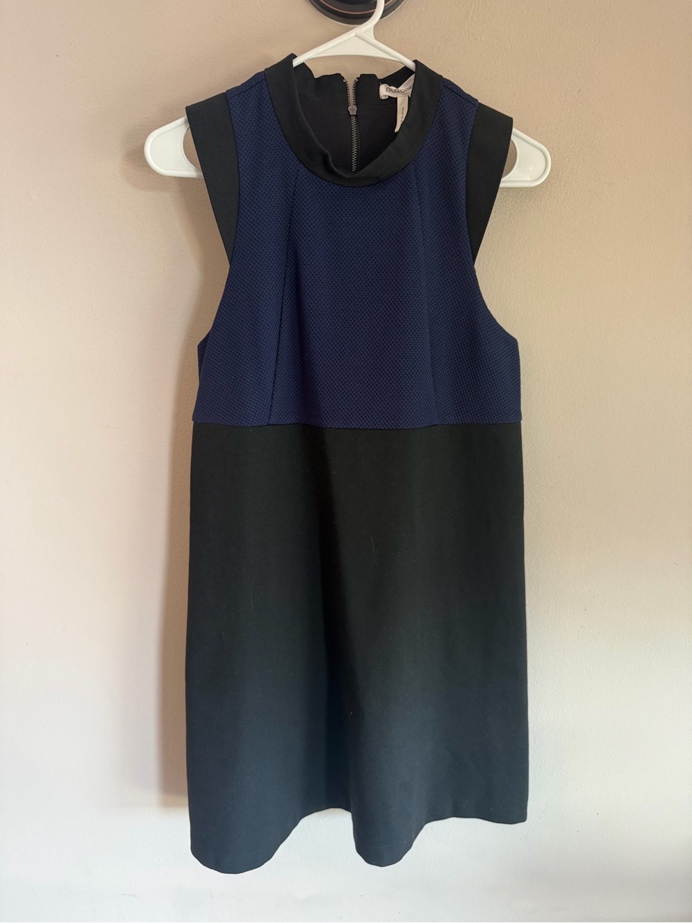 BCBGeneration Navy Blue Black Colorblock Mock Neck Sleeveless Shift Dress Medium